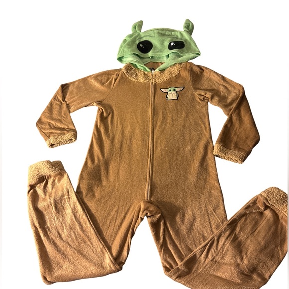 STAR WARS MANDALORIAN PAJAMA ONESIE SET SIZE 10 KIDS - Picture 1 of 4